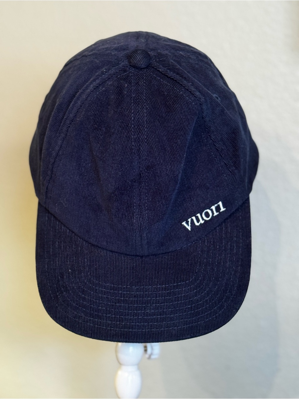 Vuori performance navy corduroy Cap